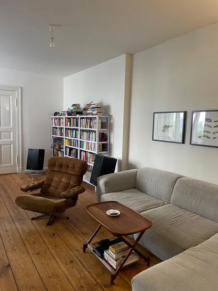 Wohnungstausch: 2 Zimmer in NK gegen größere Wohnung — photo 1